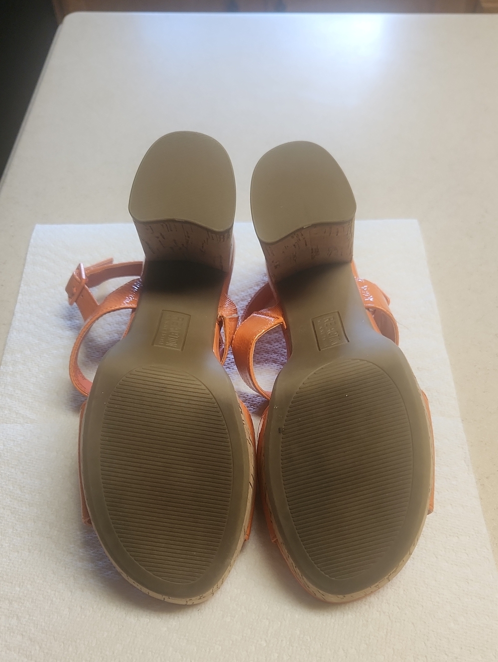 Kenneth Cole Reaction Orange Patent Block Heel Sandals, Women's Size 7.5, GUC - Picture 9 of 9